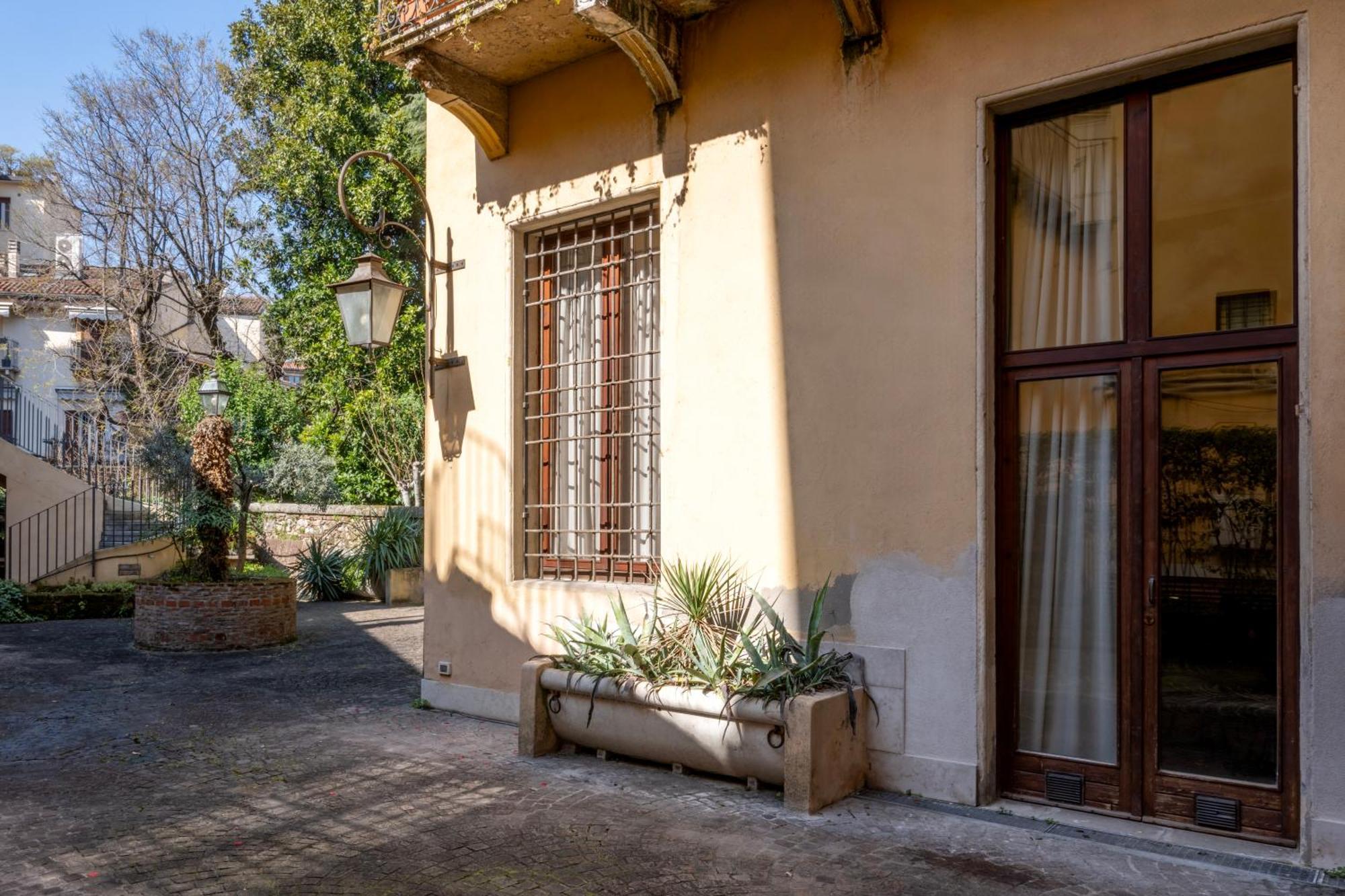 Verona City Lodge Экстерьер фото